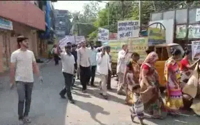 बिल्डर के खिलाफ निवासियों का आक्रोश 