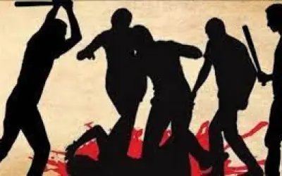 बुजुर्ग की हत्या के बाद भीड़ ने तीन आरोपियों को पीट-पीटकर मार डाला