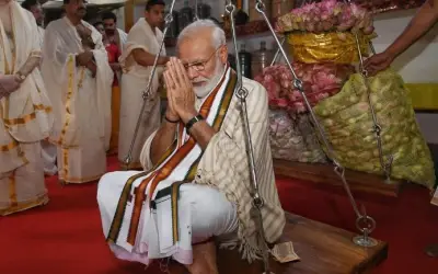 पीएम मोदी ने किया गुरुवायुर मंदिर में तुलादान