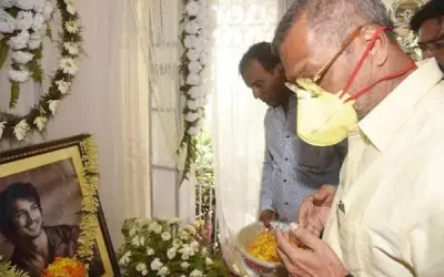 पटना में नाना पाटेकर ने सुशांत के परिवार से की मुलाक़ात