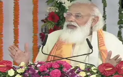 काशी में पीएम मोदी ने बहाई विकास की गंगा