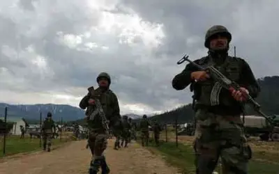 कश्मीर में चार आतंकवादी ढेर