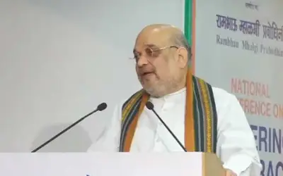 अनपढ़ों की फौज लेकर कोई देश विकास नहीं कर सकता : अमित शाह