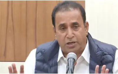 सोशल नेटवर्क पर कोई अप्रैल फूल न बनाए वर्ना होगी कारर्वाई : देशमुख