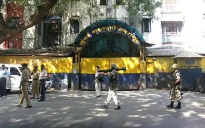 अर्थर रोड जेल में चरस से भरा बैग मिलने से मचा हड़कंप