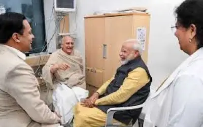 अरुण शौरी से अस्पताल में पीएम मोदी ने की मुलाकात