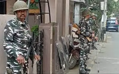 ममता बनर्जी के दो मंत्रियों के ठिकानों पर ईडी की छापेमारी