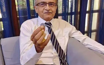 प्रशांत भूषण पर एक रुपए का जुर्माना
