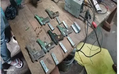 बिहार में मिनी गन फैक्ट्री का भंडाफोड़, 14 आरोपी गिरफ्तार