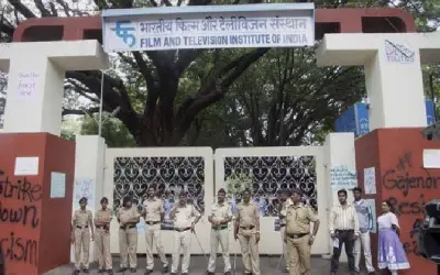 एफटीटीआई के होस्टल में छात्र की लाश मिलने से हड़कंप