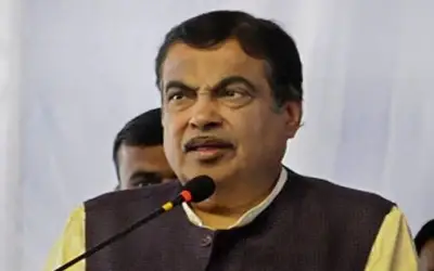 सरकारी अधिकारी काम नहीं करेंगे तो पिटाई होगी : गडकरी