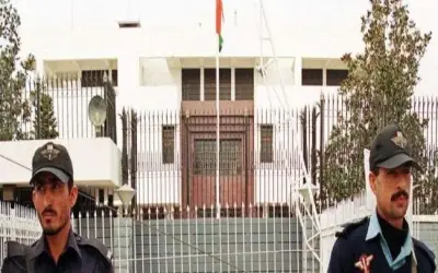 पाकिस्तान में भारतीय उच्चायोग के दो अधिकारी गायब