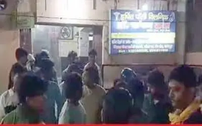 वीडियो कॉल कर डॉक्टर ने सफाईकर्मी से कराई डिलीवरी, गलत नस कटने से नवजात की मौत