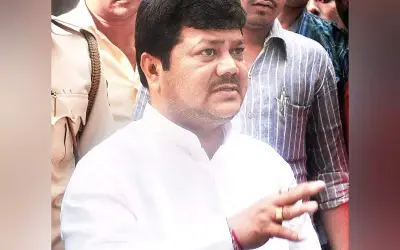 महाराष्ट्र विधान परिषद विरोधी पक्ष नेता  प्रवीण दरेकर के खिलाफ एफआईआर दर्ज
