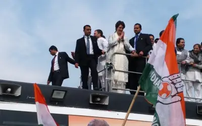 लख़नऊ के रोड शो में दिखा प्रियंका का जादू