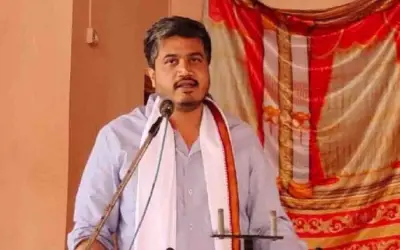 रोहित पवार का बड़ा दावा, कहा - शिंदे गुट के 10 से 15 विधायक उद्धव गुट में जाने को तैयार