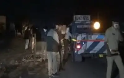 सूरत में सड़क पर सोये हुए लोगों को ट्रक ने कुचला