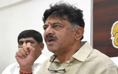 कर्नाटक के दस विधायकों को मुंबई के होटल में घुसने से रोका गया