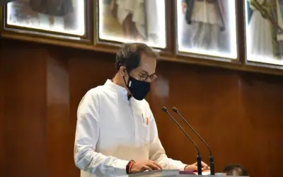 उद्धव ठाकरे ने सीएम पद बरकरार रखा, पद की ली शपथ