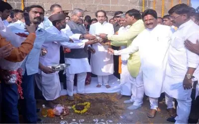 अयोध्या के लिए उद्धव के साथ शिवनेरी की मिट्टी