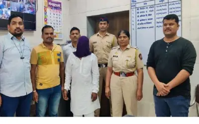 शराब के नशे में धुत युवक ने की महिला से छेड़छाड़, विरोध करने पर चलती ट्रेन से फेंका