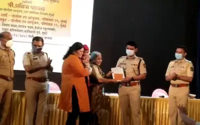 1.32 करोड़ के  चोरी के सामानों को पुलिस ने उनके मूल मालिकों सौंपा वापस