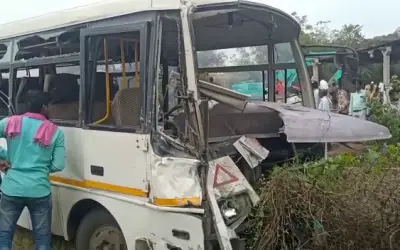 Bus and dumper collided on Nanded - Hingoli highway-in24news