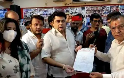 Traders organized signature camp for Pay and Park in Ulhasnagar