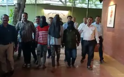 बहन को अश्लील मैसेज भेजने का आरोप लगा कर मोबाइल छीनने वाले गैंग का पर्दाफाश