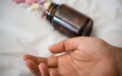 रेप के बाद महिला शिक्षिका ने ज़हर खाकर आत्महत्या की