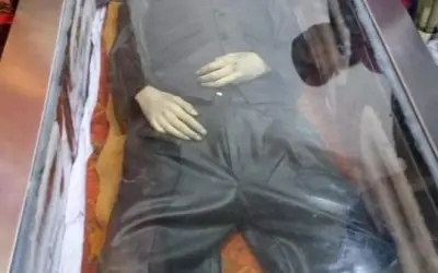 मृत बेटे को जिन्दा करने की धर्म गुरु पिता की नाकाम कोशिश