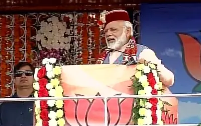 सरदार पटेल का चेला हूँ, कांग्रेस के सामने नहीं झुकूंगा: पीएम मोदी 