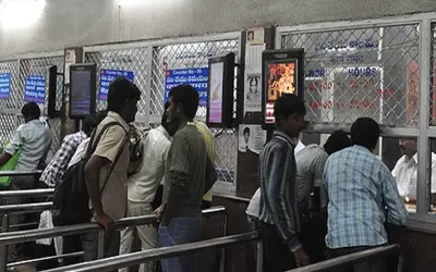 बैंकों की बदौलत हो सकता है रेलवे टिकट सस्ता !